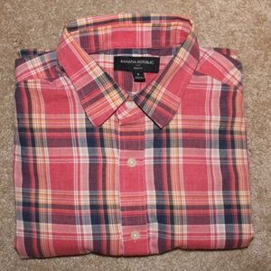 Men Banana Republic Plaid shirt!